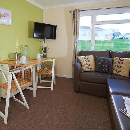 Meadow Lakes Holiday Park Hotel St Austell Room photo