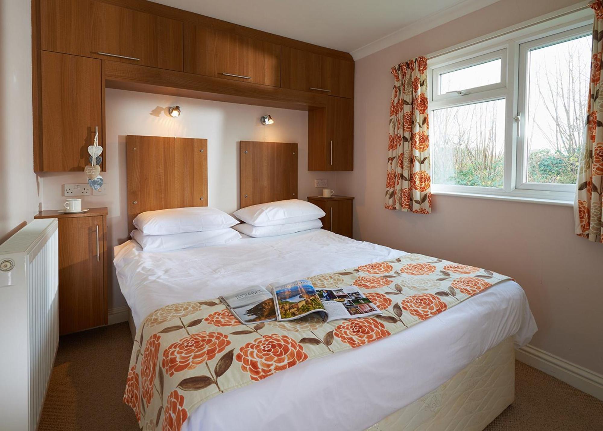 Meadow Lakes Holiday Park Hotel St Austell Room photo