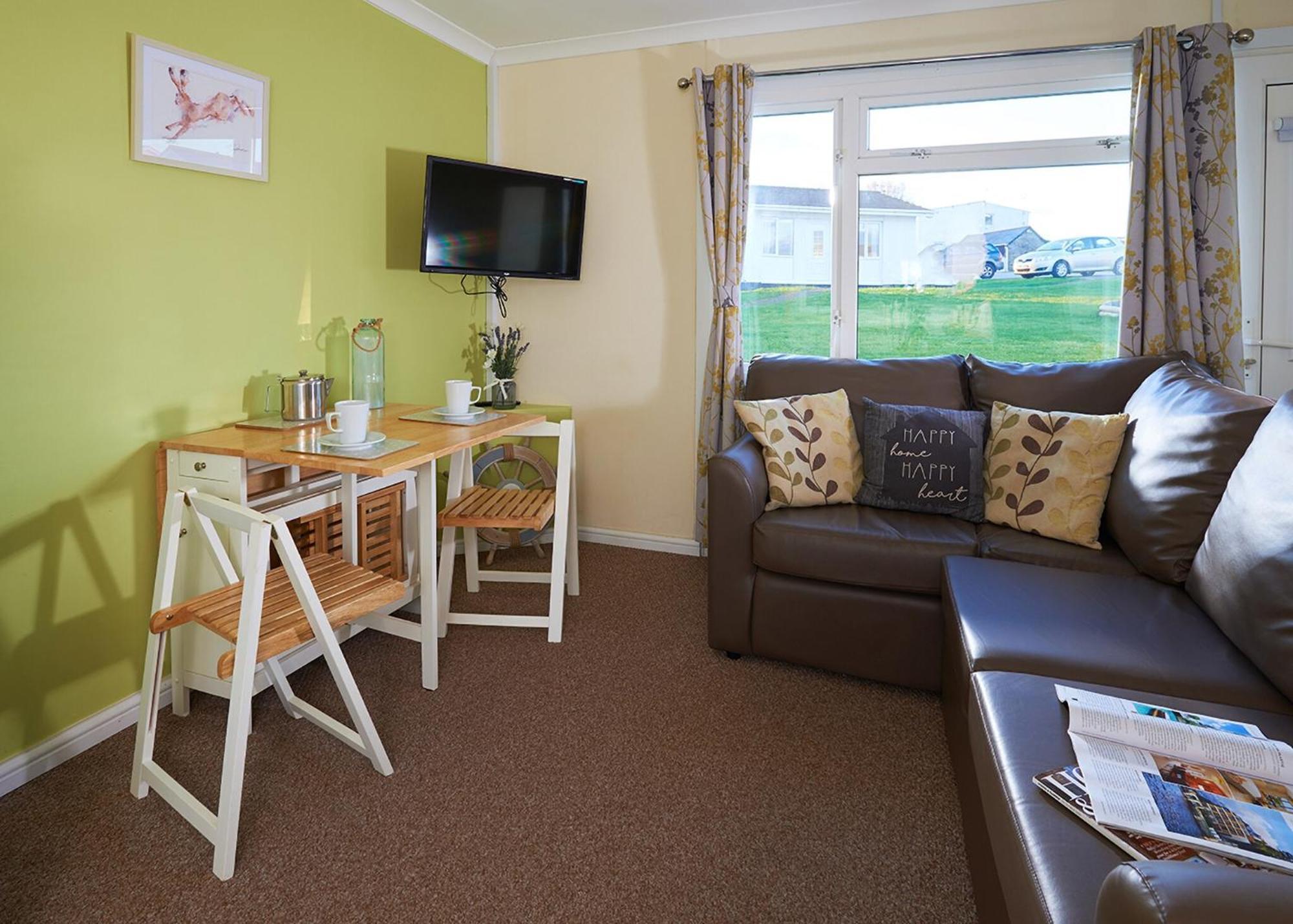 Meadow Lakes Holiday Park Hotel St Austell Room photo